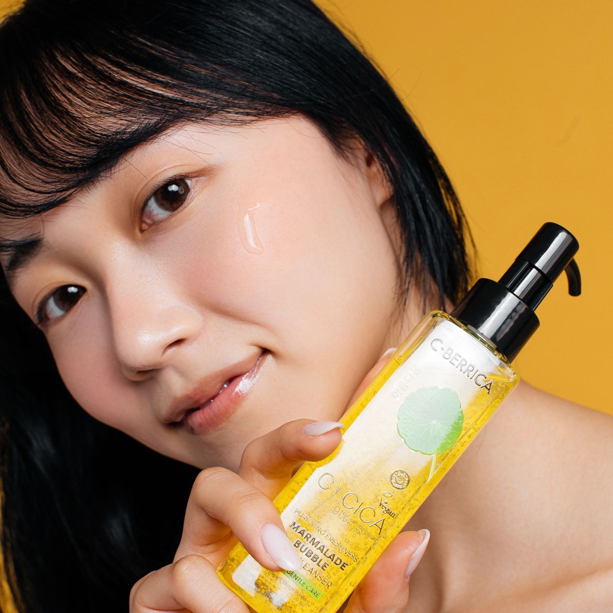 C+CICA C-BERRICA PURIFYING FRESHNESS MARMALADE BUBBLE FACE CLEANSER - soft & gentle care. (150ml)