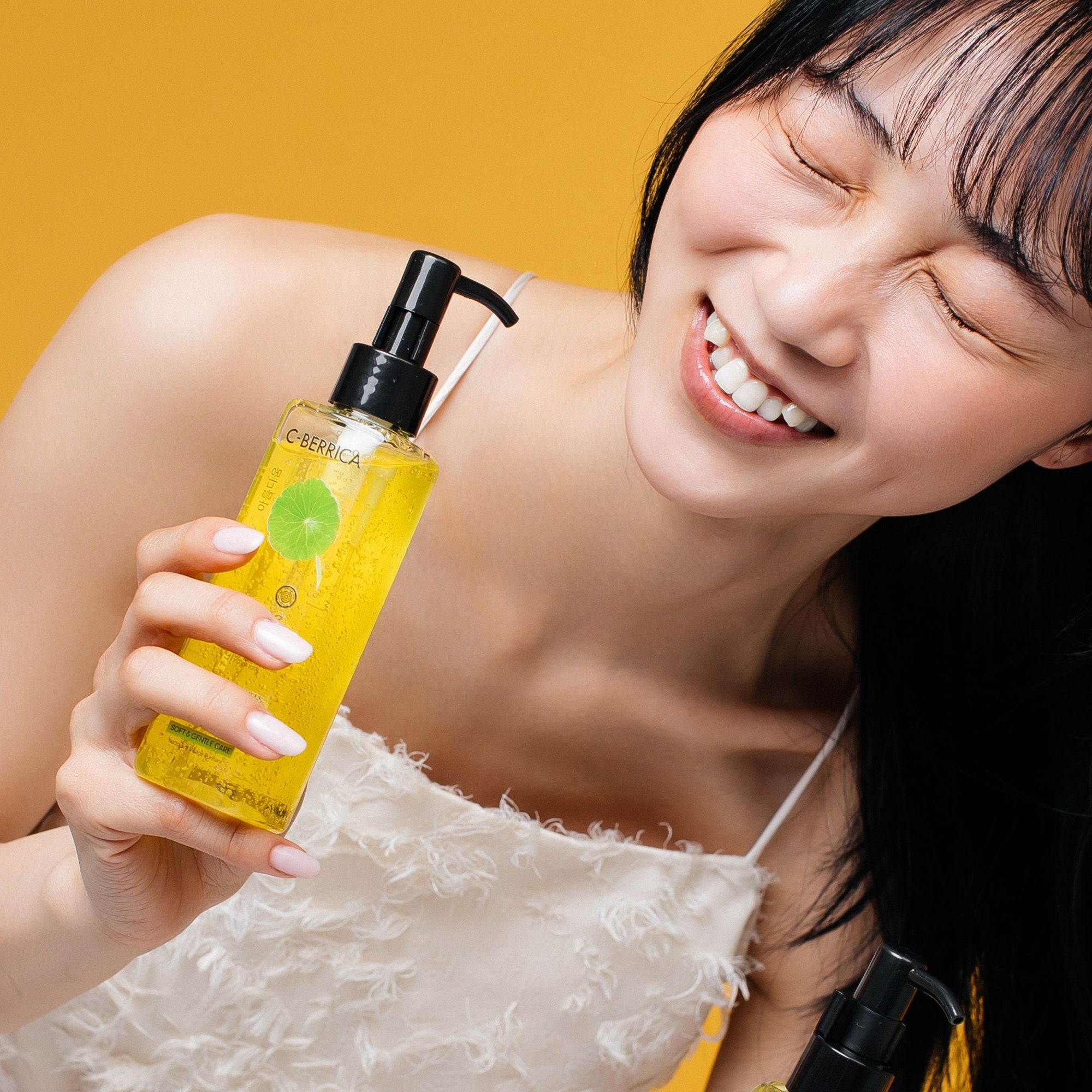 C+CICA C-BERRICA PURIFYING FRESHNESS MARMALADE BUBBLE FACE CLEANSER - soft & gentle care. (150ml)