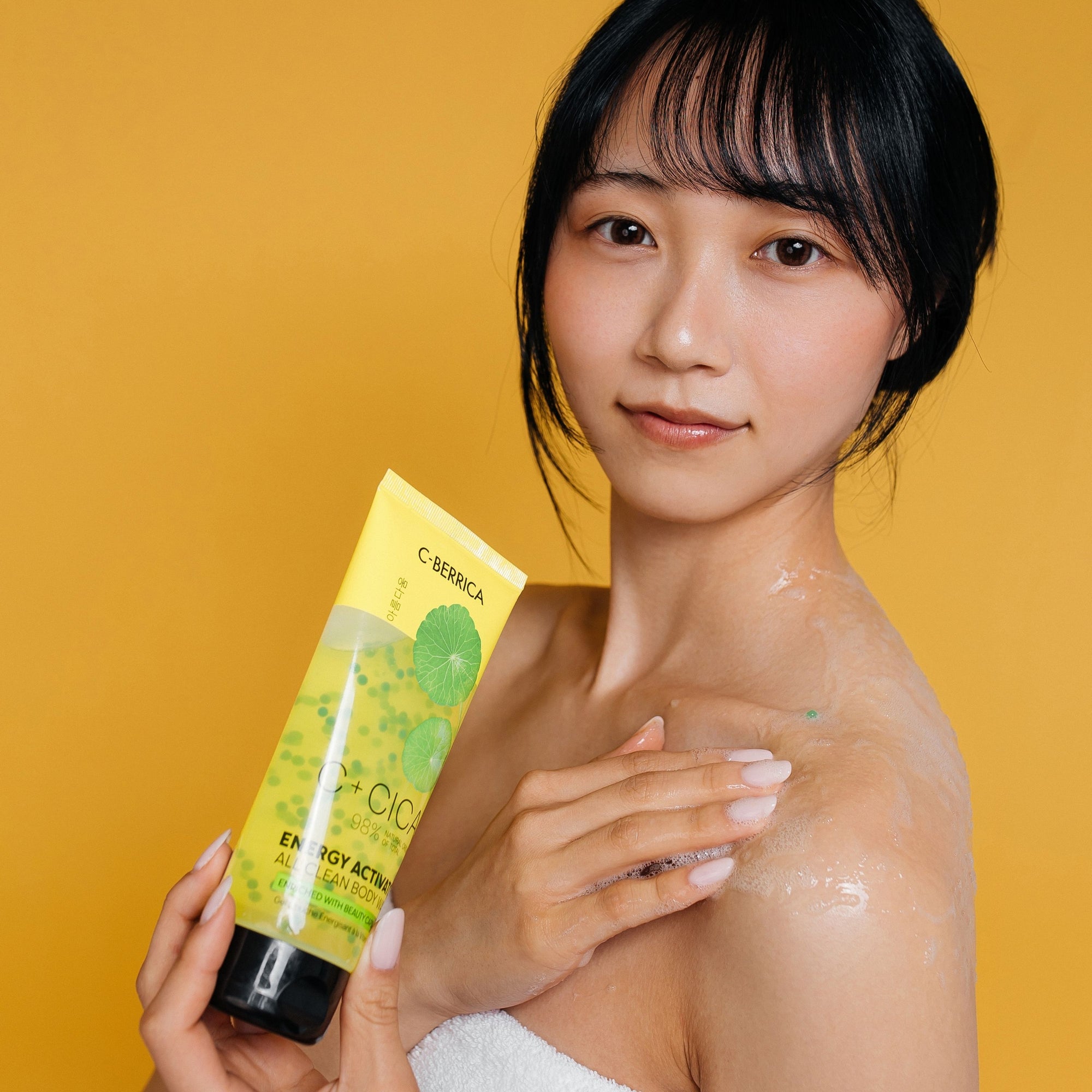 C+CICA C-BERRICA ENERGY ACTIVATOR ALL CLEAN BODY WASH - enriched with beauty capsules. (200ml)