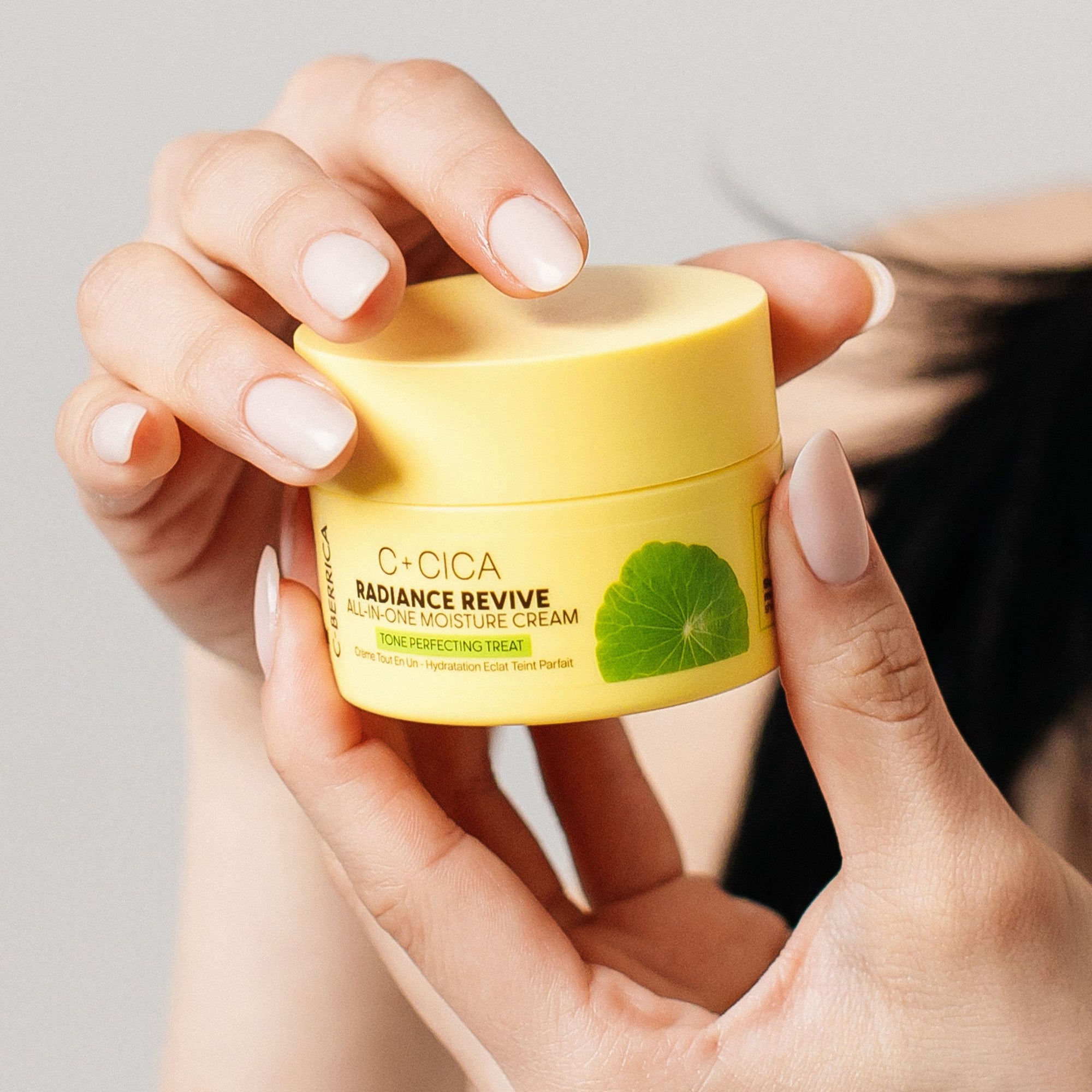 C+CICA C-BERRICA RADIANCE REVIVE ALL-IN-ONE MOISTURE CREAM - tone perfecting treat. (50ml)