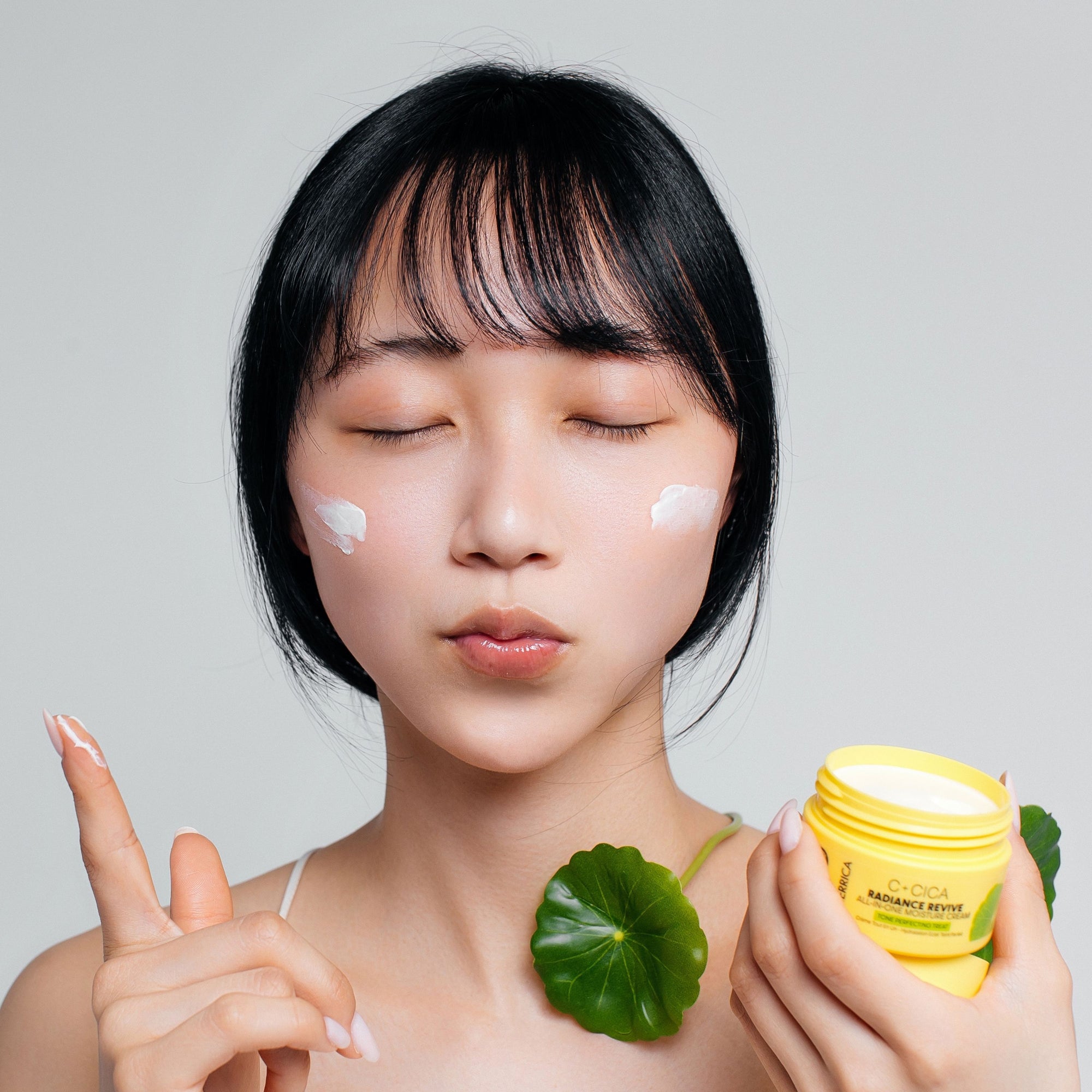 C+CICA C-BERRICA RADIANCE REVIVE ALL-IN-ONE MOISTURE CREAM - tone perfecting treat. (50ml)