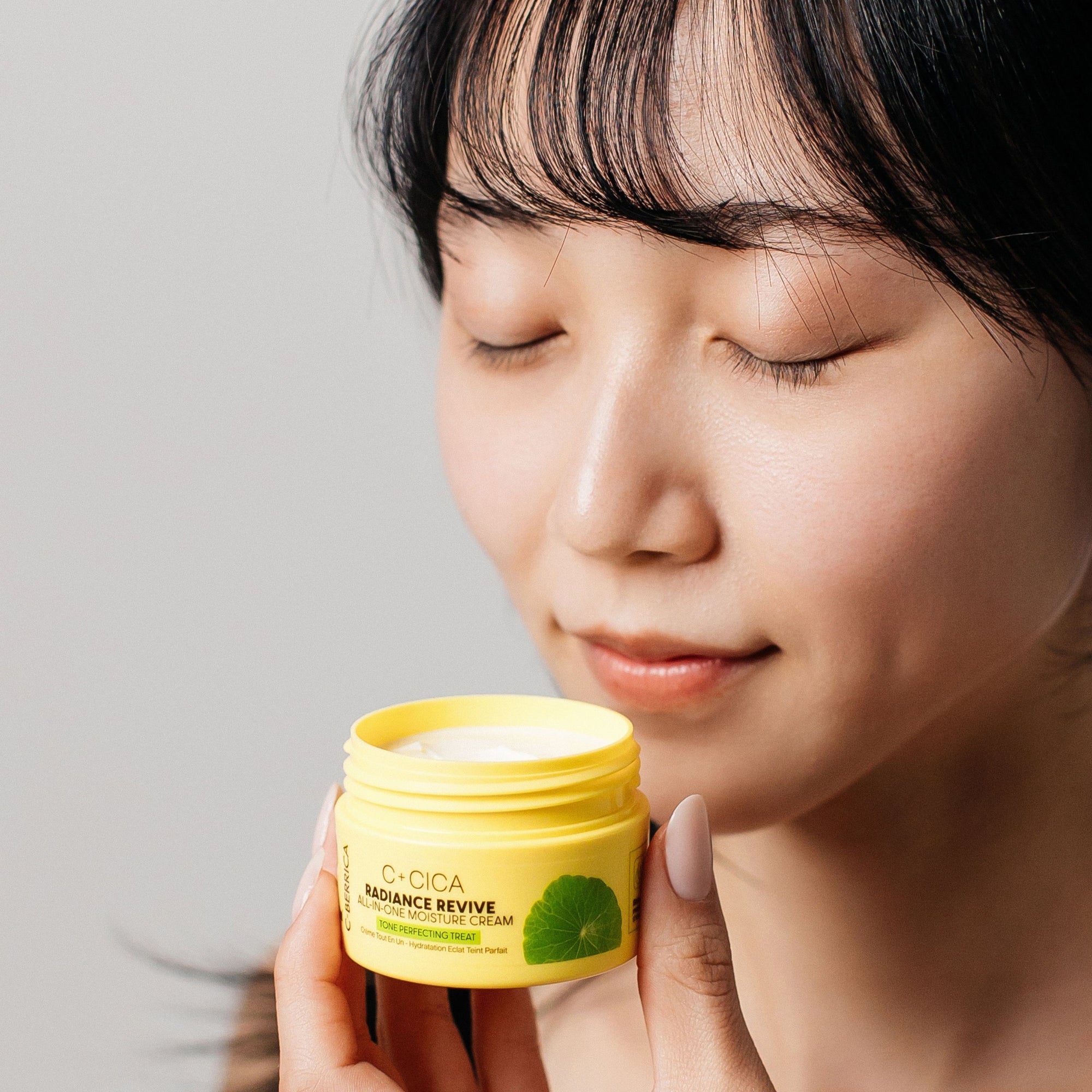 C+CICA C-BERRICA RADIANCE REVIVE ALL-IN-ONE MOISTURE CREAM - tone perfecting treat. (50ml)